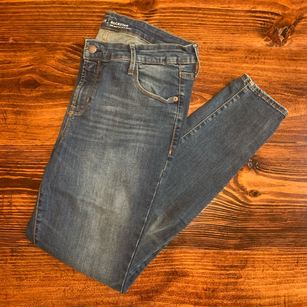 OLD NAVY Mid-Rise Rockstar Jeans - 14 Reg